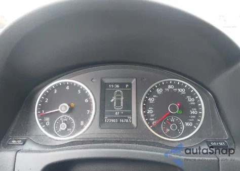 2017 Volkswagen Tiguan 2.0T/S z USA, uszkodzony, nr VIN WVGBV7AX8HK023830